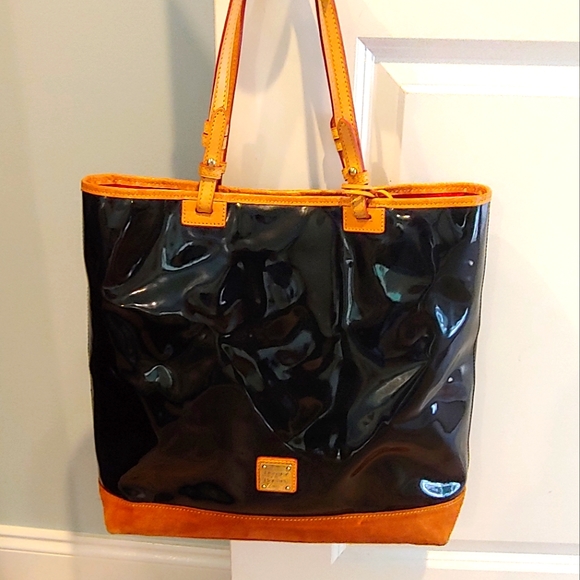 Dooney and Bourke Women's Handbag - Picture 1 of 8